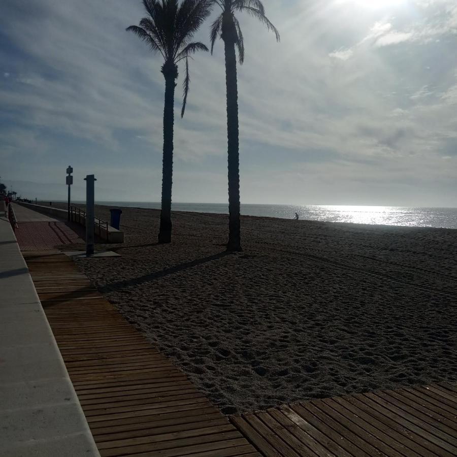 Villa Lagos A 25 Metros Del Mar Roquetas de Mar Exteriör bild